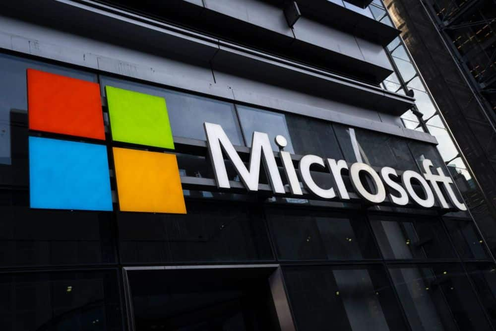 Microsoft Analyst Says Software Giant Key Shelter In Macroeconomic Storm Buffeting Magnificent Six Peers: Retail Isn't Excited