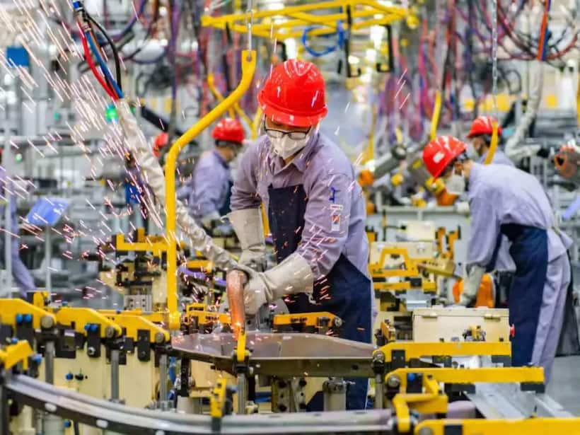 https://stocktwits.com/news articles/markets/equity/china s factory output shows resilience amid tariff war/ch0c0F8RbFK