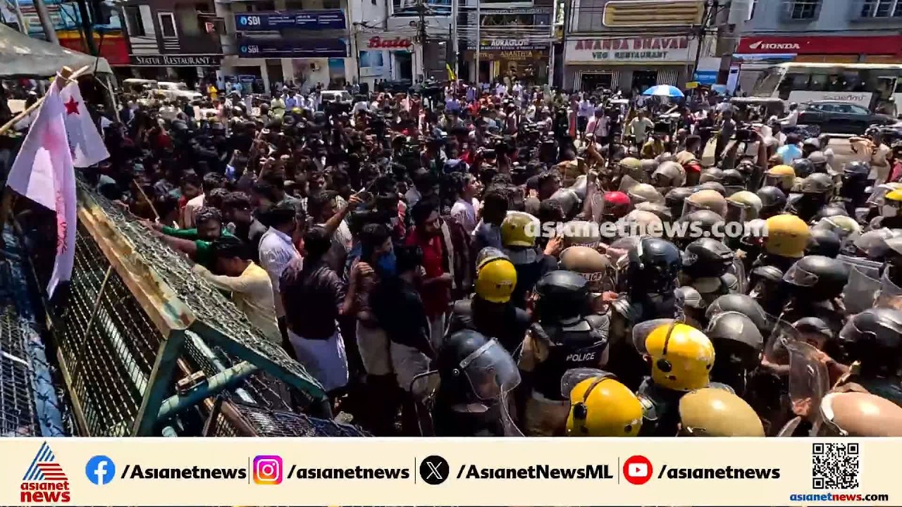 വടികൾ എറിഞ്ഞു, മുദ്രാവാക്യം വിളിച്ചു; പൊലീസിനെ  പ്രകോപിപ്പിച്ച് എസ്എഫഐ പ്രവർത്തകർ