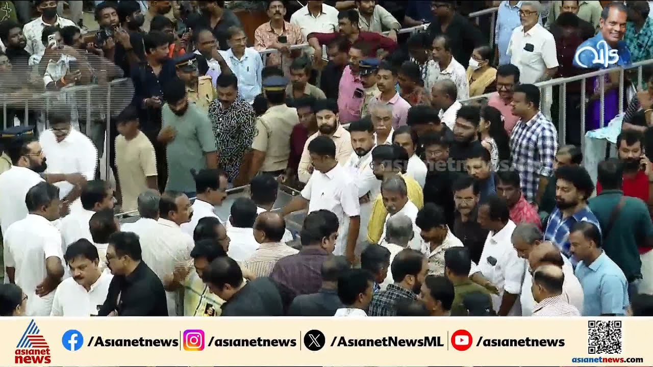 സലിംകുമാറിന് ആദരമർപ്പിക്കാൻ ഒഴുകിയെത്തി പറവൂരിലെ ജനങ്ങൾ; കുടുംബത്തെ ചേ‍ർത്ത് പിടിച്ച് മുഖ്യമന്ത്രി