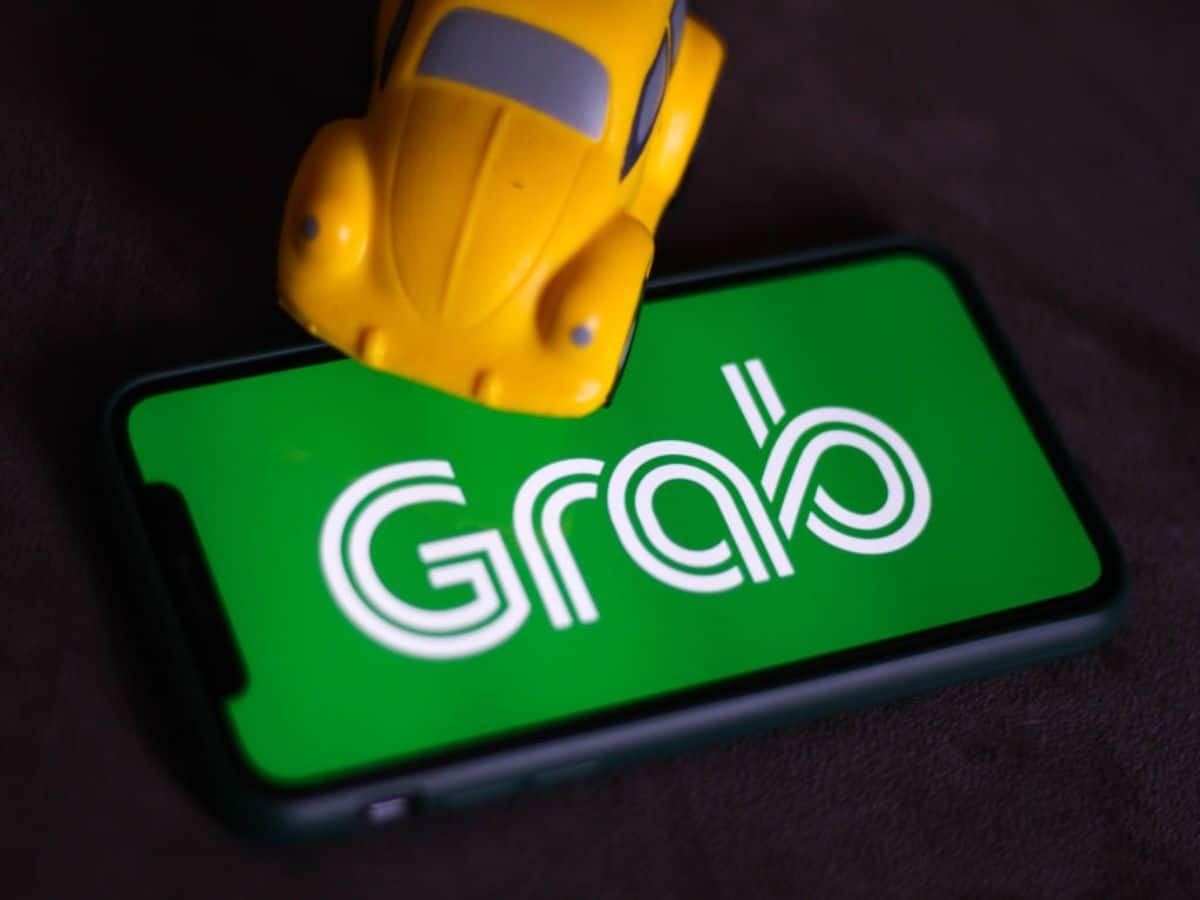 Grab Holdings Stock Soars On Merger Speculation With Rival GoTo: Retail Goes Berserk