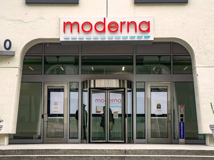 https://stocktwits.com/news articles/markets/equity/moderna rsv vaccine gets extended fda approval/chlLuUlRRGm
