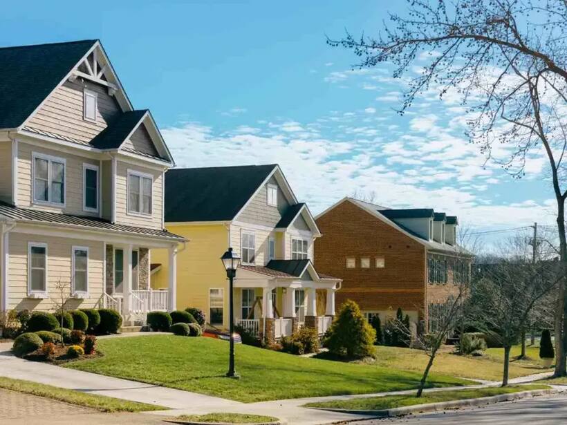 https://stocktwits.com/news articles/markets/equity/lennars homebuyer incentives curtail sales drop but hit profit retail enthused after unexpectedly strong report/chlYYMyRRTk