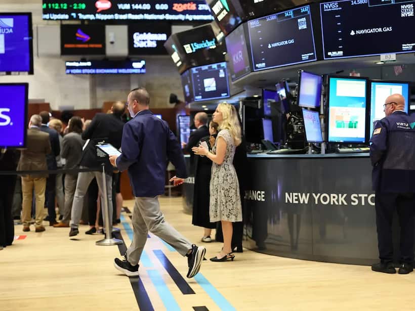 https://stocktwits.com/news articles/markets/equity/sp 500 posied to extend record run in new week/chmZ2XHRRef