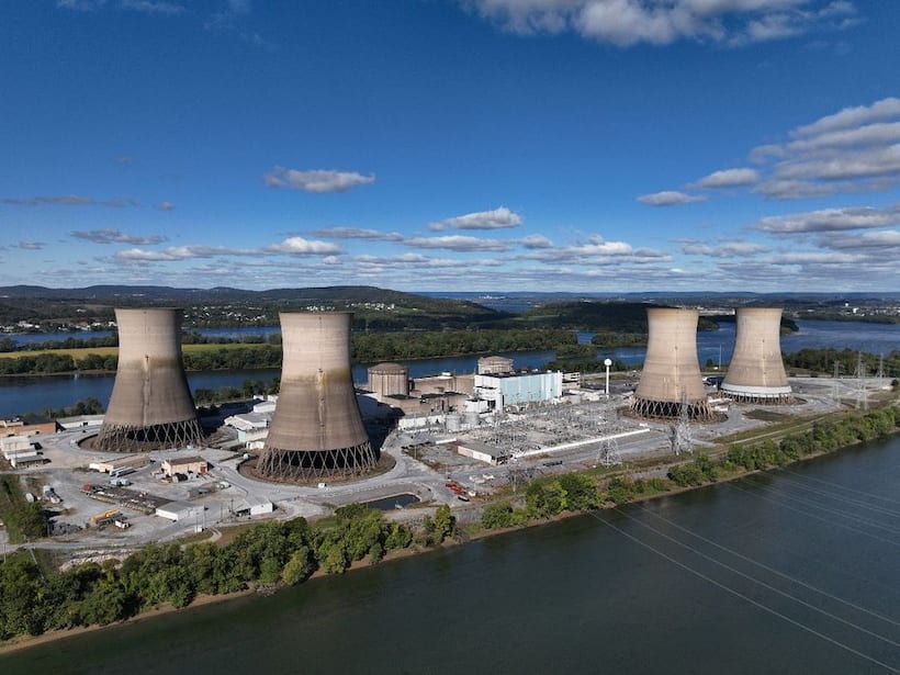 https://stocktwits.com/news articles/markets/equity/constellation energy extends gains on potential long term power supply agreements/chiB4AkRbSz