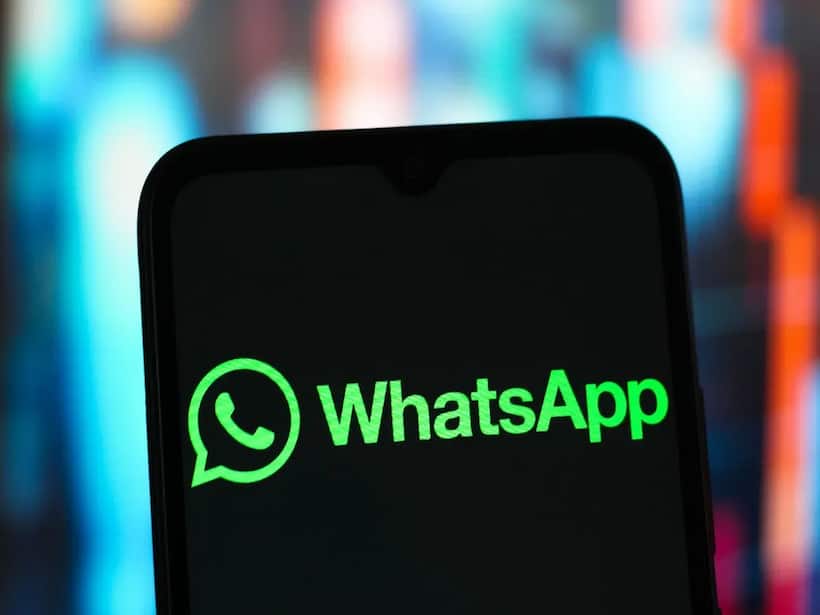 https://stocktwits.com/news articles/markets/equity/meta introduces ads and subscriptions to whatsapp updates tab/chlnraIRRRF