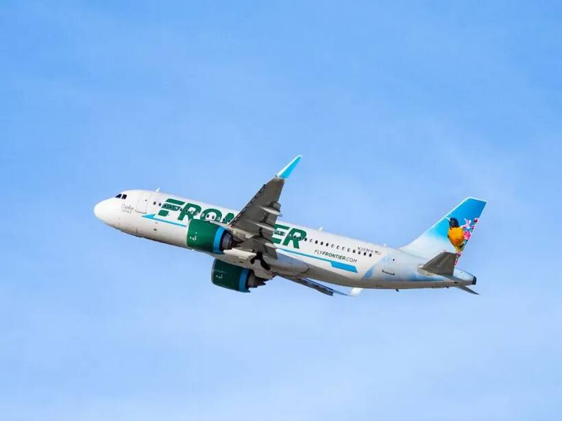 Frontier Stock Falls After Airline Announces Bundle Of Perks Including Free Checked Bags: Retail Sentiment Sours
