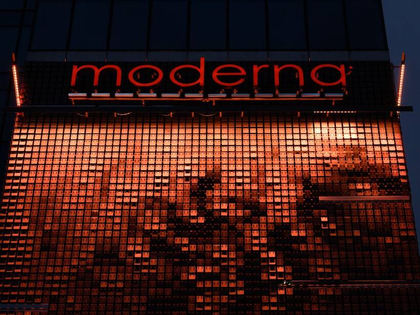 Moderna Stock Heads For Weekly Loss As Retail Caution Prevails: Wealth Advisor Tells Why She's Staying On The Sidelines