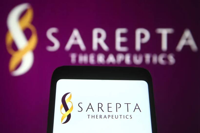 https://stocktwits.com/news articles/markets/equity/sarepta therapeutics stock plunges on multiple downgrades after patient death/chlnrdQRRRn