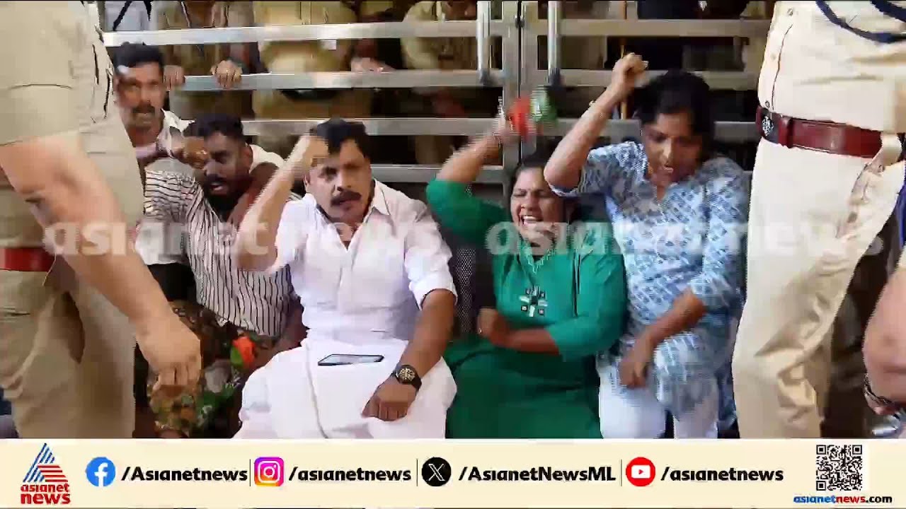 തിരു. മെഡിക്കൽ കോളേജിലെ തീ പിടിത്തം; രോ​ഗികൾ മരിച്ചെന്ന ആരോപണമുന്നയിച്ച് യൂത്ത് കോൺ​ഗ്രസ് പ്രതിഷേധം