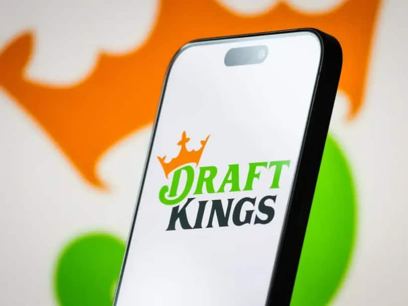https://stocktwits.com/news articles/markets/equity/draft kings cuts 2025 revenue forecast after betting outcomes favored users/chiZ6onRblA