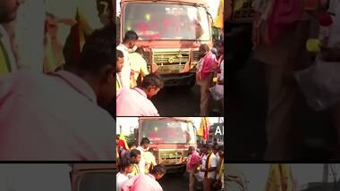 Karnataka Language Row: Pro-Kannada Activists Halt Maharashtra Bus, Mark It with 'Jai Kannada'!