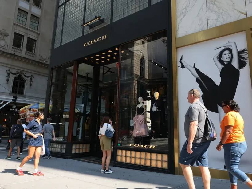 https://stocktwits.com/news articles/markets/equity/tapestry stock td cowen upgrades to buy on coach momentum/chlLAd8RRGQ