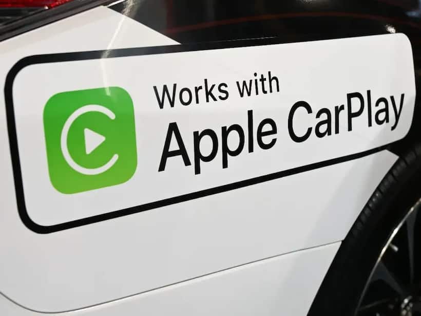 https://stocktwits.com/news articles/markets/equity/apple debuts carplay ultra in aston martin vehicles/chiMdZORbVU