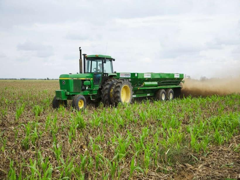 https://stocktwits.com/news articles/markets/equity/deere stock snaps 2 consecutive weekly declines after analyst sets street high price target/chlETNURbU8