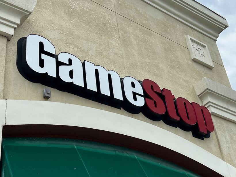 GameStop Stock Rallies On Bitcoin Speculation After Ryan Cohen’s Meeting With Strategy’s Michael Saylor: Retail Skeptical