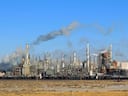 HPCL Shares: SEBI RAs Divided On Near Term Outlook; Await Breakout Above ₹422 For Fresh Upside