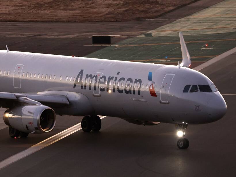 American Airlines Stock Set For Worst Day Since May 2024 After Weaker-Than-Expected Q1 Outlook: Retail Sentiment Sours