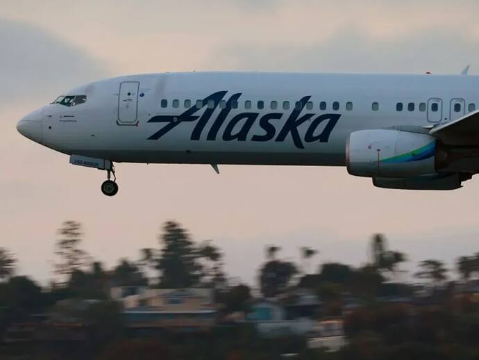 https://stocktwits.com/news-articles/markets/equity/alaska-air-stock-falls-after-weak-q2-forecast-retail-gets-bullish-on-potentially-discounted-valuation/chQntWSRbgq