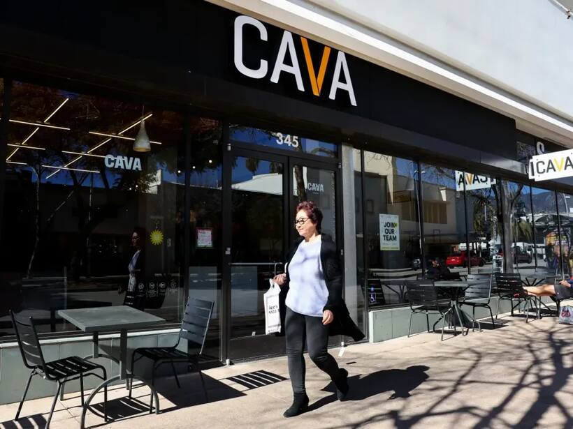 https://stocktwits.com/news articles/markets/equity/Cava Stock Falls As Q1 Margin Pressures Weigh/chivymFRbnk