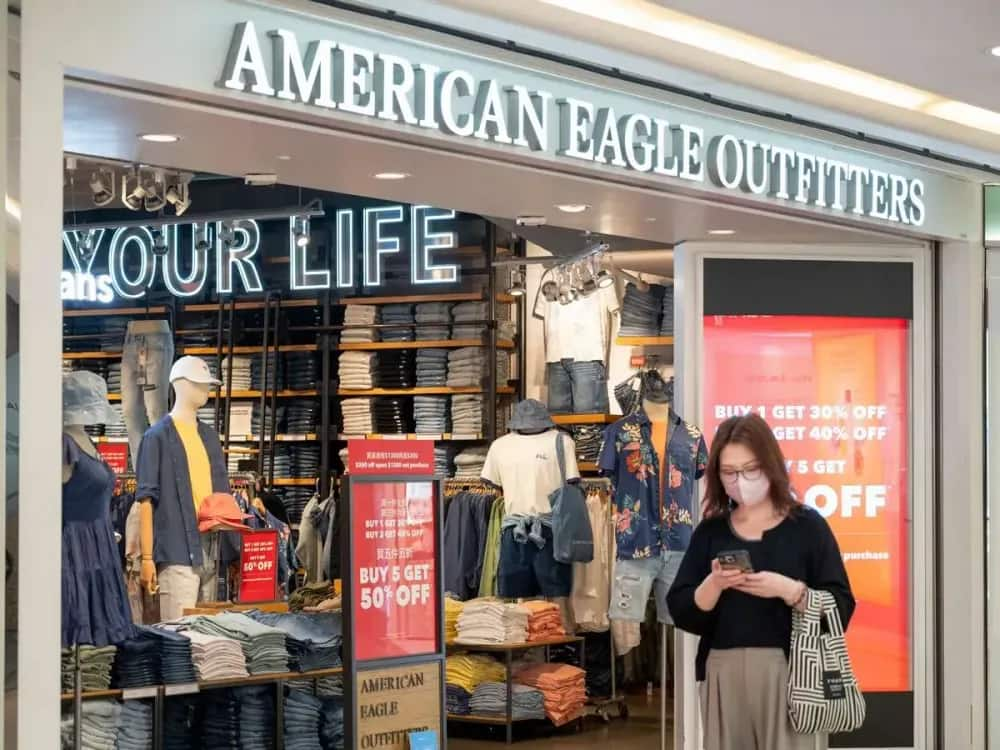 American Eagle Outfitters Stock Touches 52-Week Low After Mixed Q4 Earnings: Retail Sentiment Sours