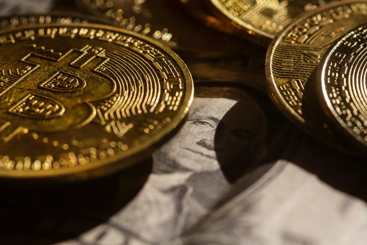 Gold And Bitcoin Are 2026's Worst Assets Despite Active War — Market Strategist Says It's 'Something We Haven't Seen Before'