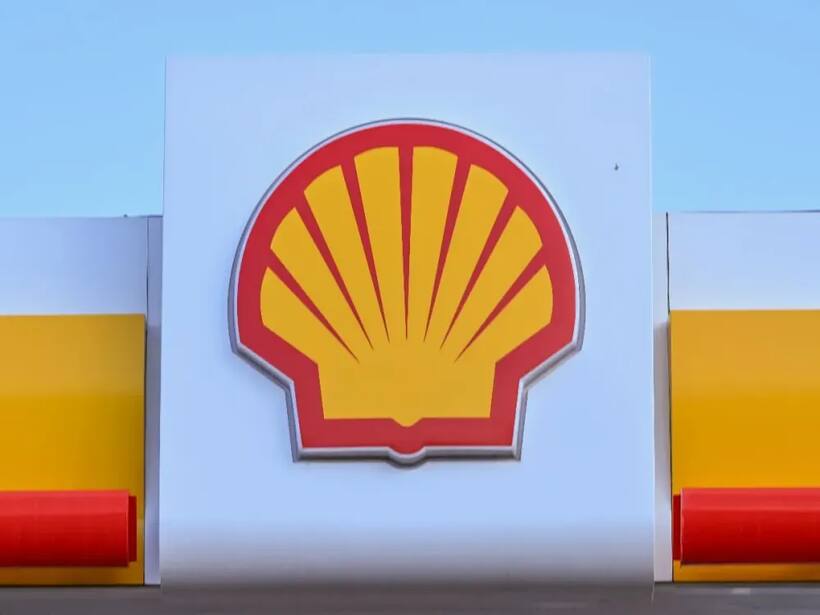 Shell Stock Dips On Report Of $1.1B Short Position By Elliott Investment Management — Retail Sentiment Sours