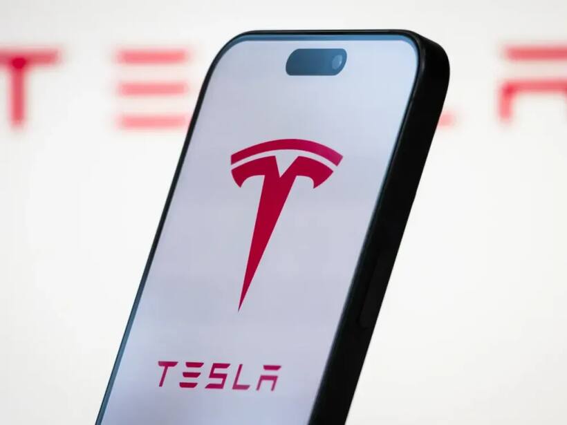 https://stocktwits.com/news articles/markets/equity/tesla india head resigns/chifSsERbkB