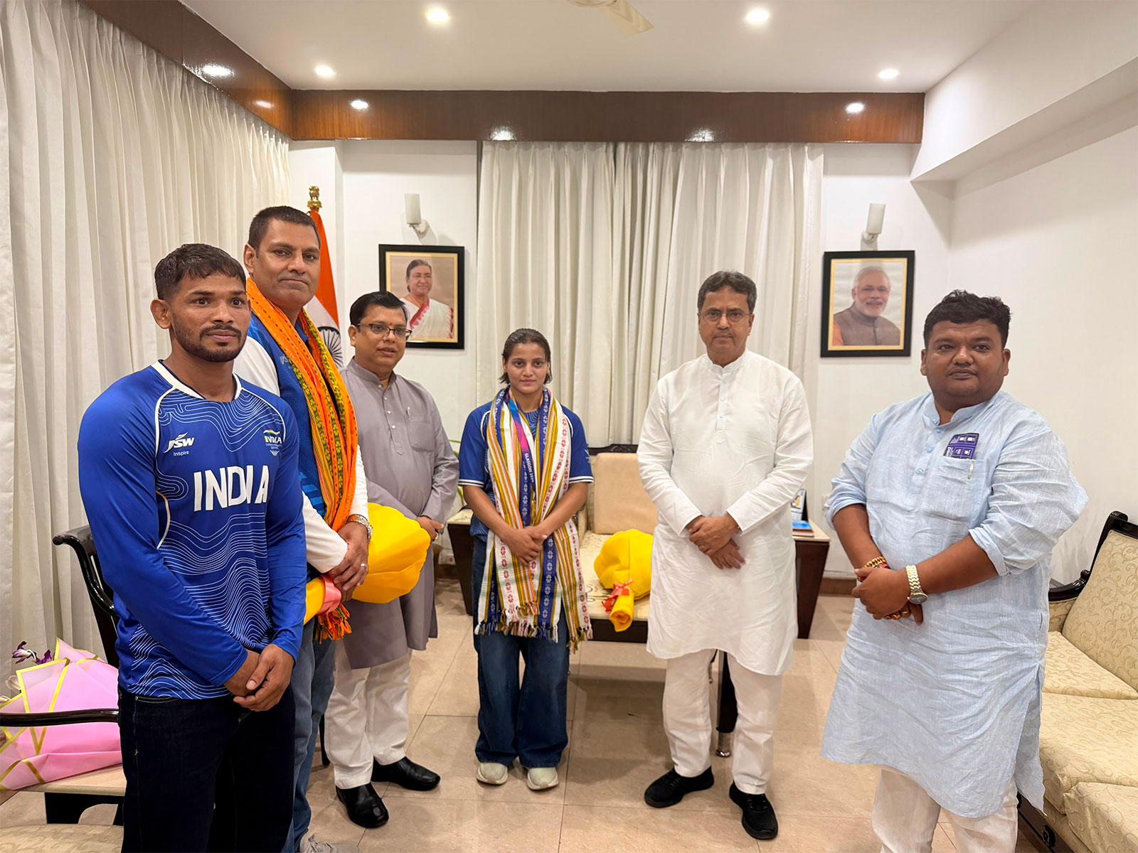 Tripura CM Manik Saha felicitates judoka Asmita Dey for CWG Gold
