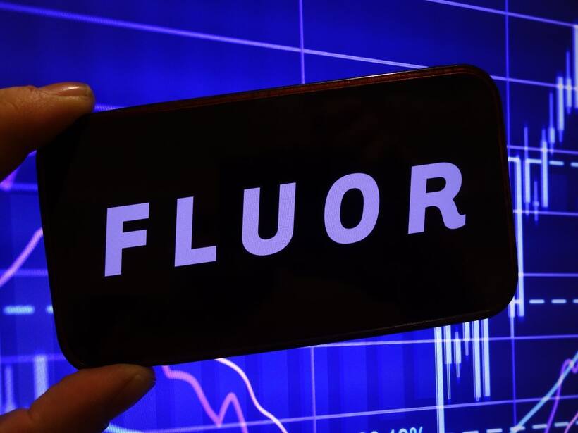 Fluor Corp Stock Declines As Much As 7% Premarket After Q4 Earnings, 2025 Outlook Fall Short Of Estimates: Retail’s Cautiously Optimistic