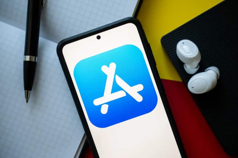 https://stocktwits.com/news articles/markets/equity/apple tweaks app store rules to satisy eu/chmgjwDRRI9
