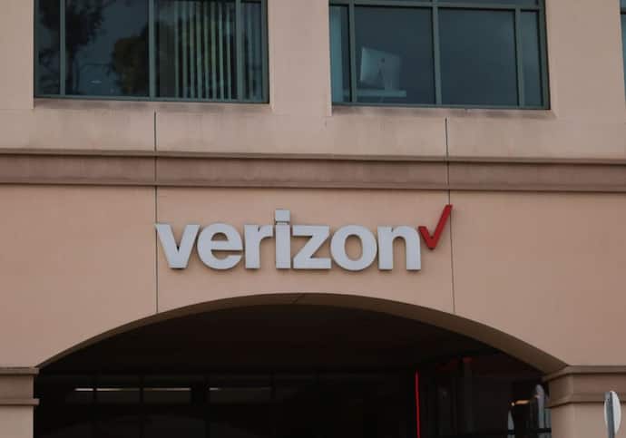https://stocktwits.com/news-articles/markets/equity/verizon-due-to-report-q1-2025-earnings/chQS06sRbX2