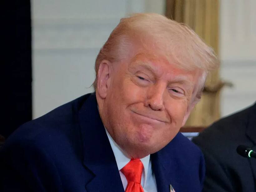 https://stocktwits.com/news articles/markets/equity/trump agrees with elizabeth warren on eliminating debt ceiling/chkuNY3RbDI