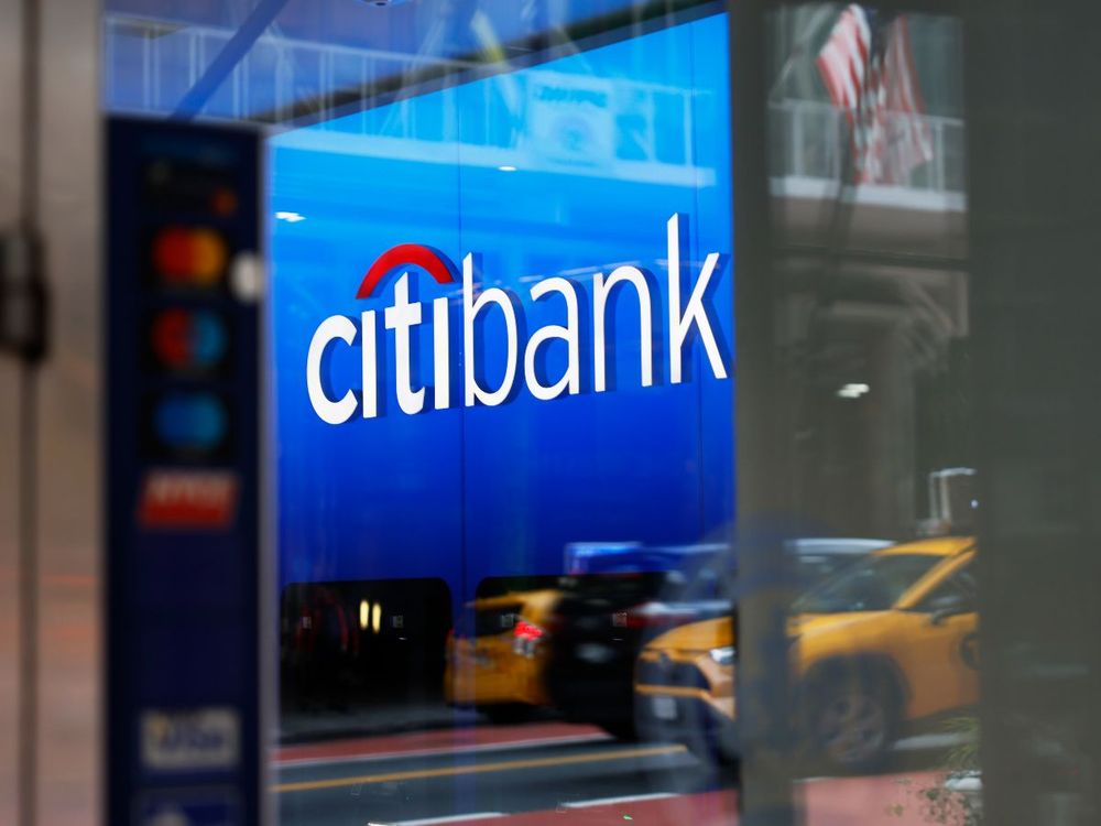 Citi Takes On AmEx Platinum, JPM's Chase Sapphire Reserve With Strata Elite Credit Card: Here's How They Stack Up