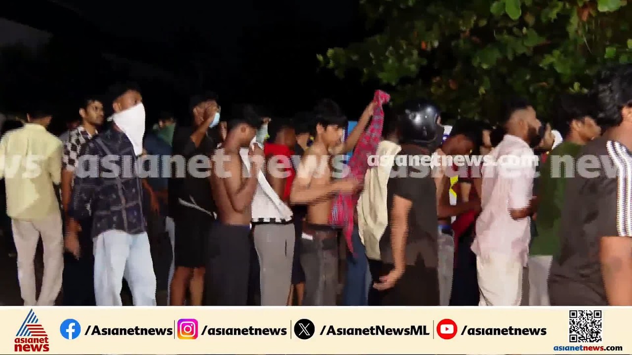 ഡിസിസി ഓഫീസിന് മുന്നിൽ SFI പ്രവർത്തകരുടെ പ്രതിഷേധം;  മുഖം മറച്ച് ഹെൽമറ്റും ധരിച്ച് പ്രവർത്തകർ