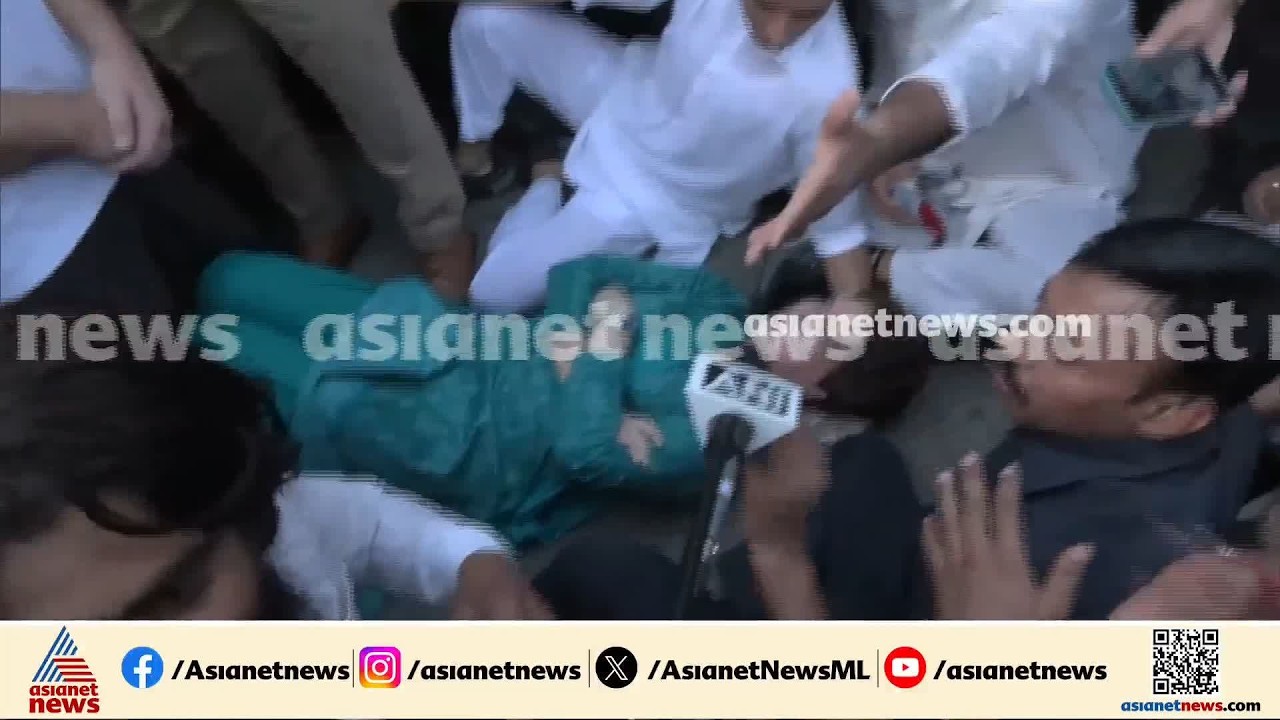 പ്രതിഷേധത്തിൽ നിന്ന് ഒരിഞ്ച് പിന്നോട്ടില്ല; ദില്ലി പൊലീസ് ക്രൂരമായി മർദിച്ചു; പ്രിയങ്ക ഗാന്ധി