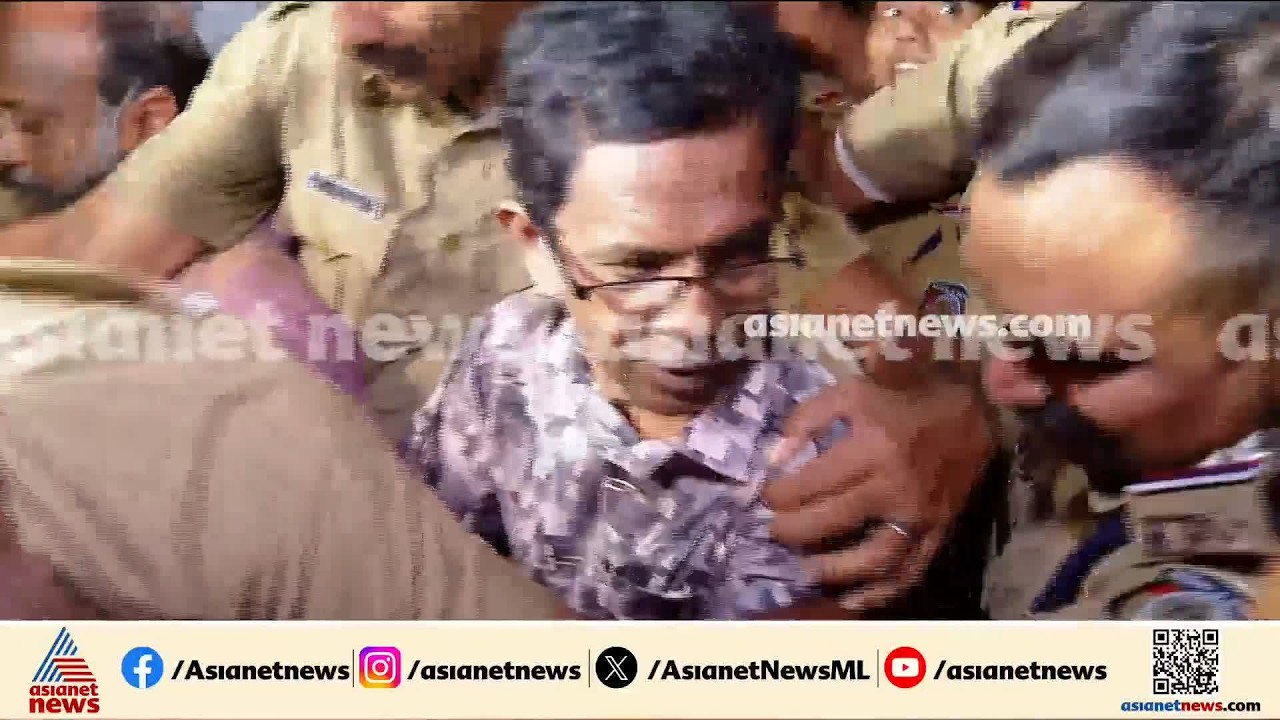 ടിജി മോഹൻദാസിനെ കസ്റ്റഡിയിൽ എടുത്ത് പൊലീസ്; അഭിവാദ്യങ്ങൾ അർപ്പിച്ച് സംഘപരിവാർ പ്രവർത്തകർ