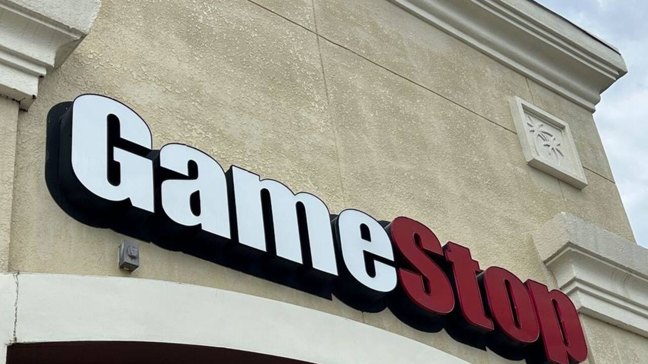 https://stocktwits.com/news articles/markets/equity/gamestop strategy hold bitcoin but baffling valuation gap/chkDtliRbxa