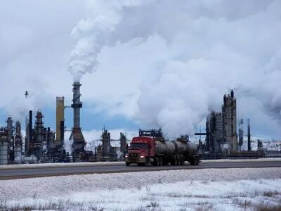 https://stocktwits.com/news-articles/markets/equity/wildfires-in-alberta-slash-canada-s-oil-output-by-nearly-350-000-barrels-per-day/chkrTRsRbvJ
