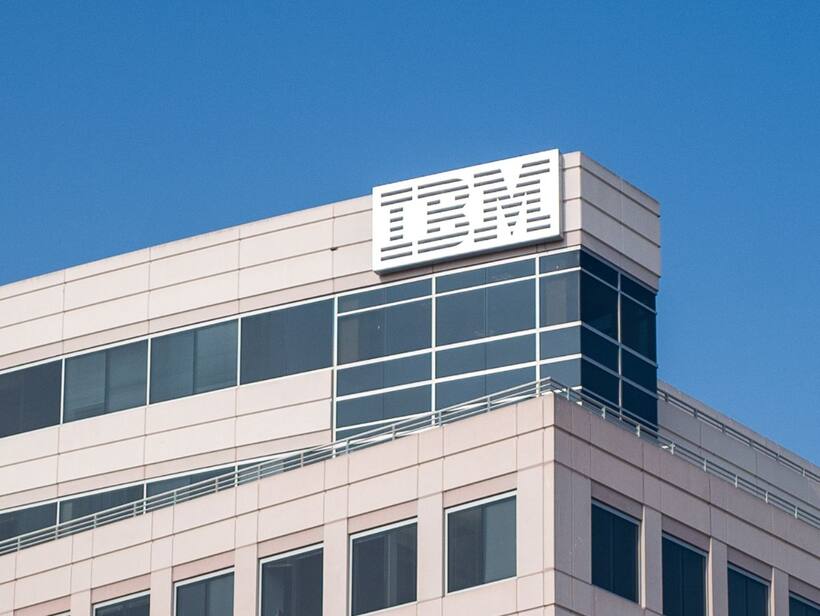 IBM Stock Inches Up Ahead Of Q4 Earnings Despite Cautious Analyst Outlook: Retail Remains Uncertain