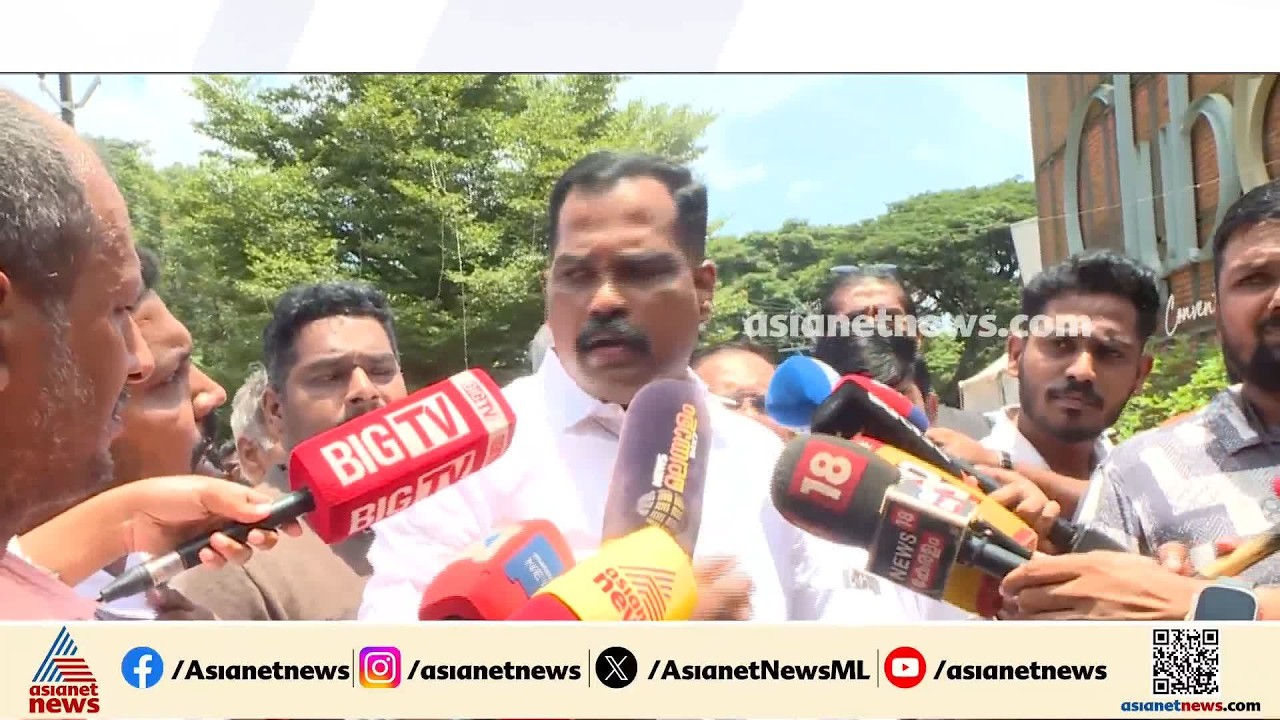 നടന്നത് ഔദ്യോഗിക യോഗമല്ല; രമ്യ ഹരിദാസിൻ്റെ സ്റ്റാഫിൽ ഞാനുമുണ്ട്; ആരോപണങ്ങൾ നിഷേധിച്ച് പാളയം പ്രദീപ്