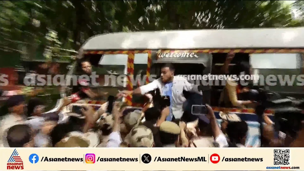 ഗ്യാനേഷ് കുമാറിന്റെ രാജി ആവശ്യപ്പെട്ട് NSUI പ്രതിഷേധം; വിദ്യാർഥികളെ ബലം പ്രയോഗിച്ച് നീക്കി പൊലീസ്