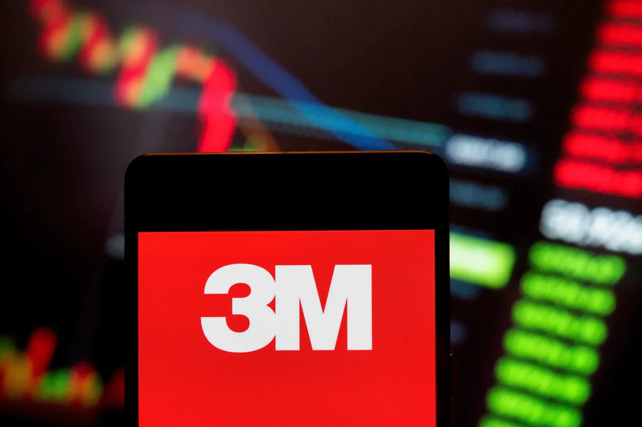 3M Retail Investors Cheer Guidance After Company Reduces Trump Tariff Impact Forecast