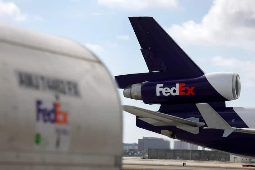 https://stocktwits.com/news articles/markets/equity/fed ex projects tepid outlook admits it simply cannot predict trump tariff fallout retail eyes buying the dip/chmJ2XZRR3V