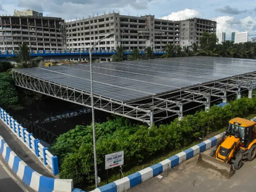 https://stocktwits.com/news-articles/markets/equity/waaree-energies-rally-hold-tight-or-book-profits-experts-share-strategy/chQmMyARbg3
