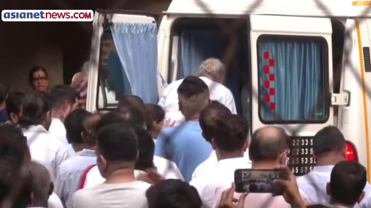 Shefali Jariwala’s Death | अभिनेत्री शेफाली जरीवाला का पार्थिव शरीर उनके आवास पर लाया गया