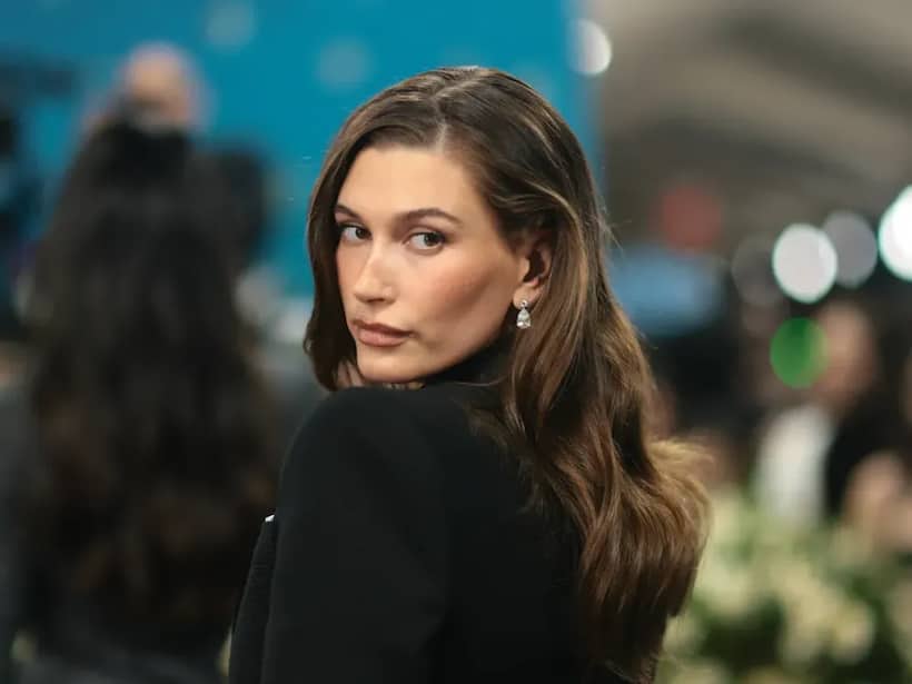 https://stocktwits.com/news articles/markets/equity/elf beauty buys hailey biebers makeup brand for 1b/ch0A0eMRbt7