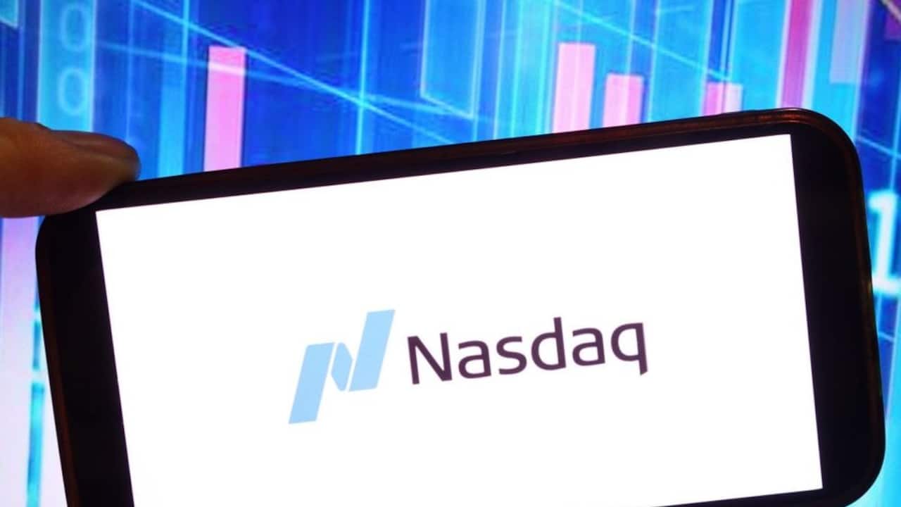 https://stocktwits.com/news articles/markets/equity/sp 500 nasdaq futures ahead fed pivot unlikely/chiJCHDRbSm