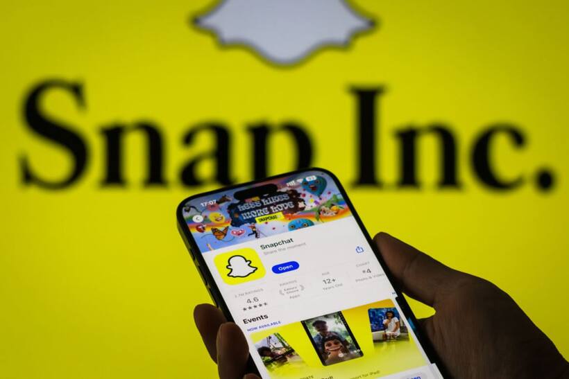 Snap Stock Plunges On FTC Escalating AI Chatbot Complaint To DOJ, TikTok Ban Uncertainty: Retail Mood Deflates
