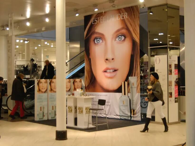 Retail Investors Turn Bearish On Estee Lauder After Judge Allows Class Action Lawsuit To Proceed